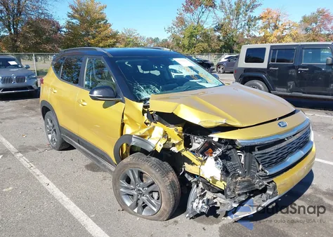 2021 Kia Seltos S z USA, uszkodzony, nr VIN KNDEUCAA9M7198075